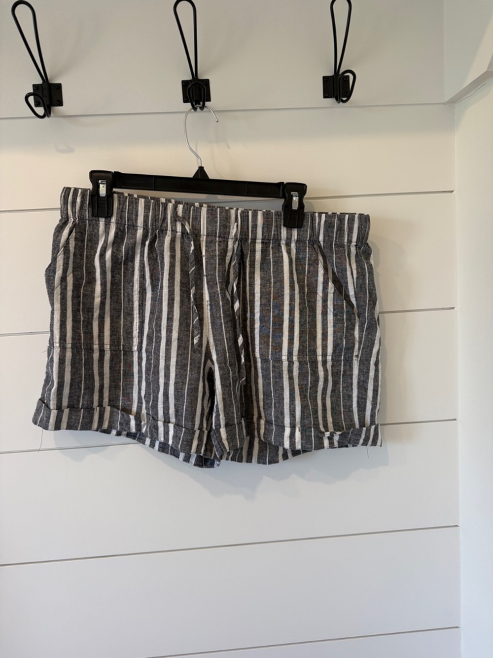 Just Living Linen/Cotton Gray and White Striped Boxer Shorts Size L